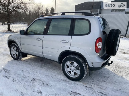 Chevrolet Niva 2012  випуску Вінниця з двигуном 1.7 л бензин позашляховик механіка за 8400 долл. 