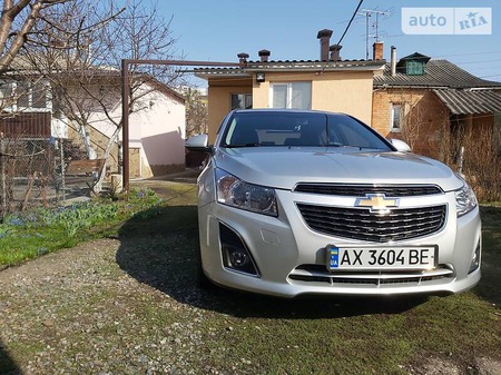 Chevrolet Cruze 2014  випуску Харків з двигуном 1.8 л бензин седан автомат за 13500 долл. 
