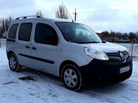 Renault Kangoo 2019  випуску Дніпро з двигуном 1.5 л дизель мінівен механіка за 12600 долл. 