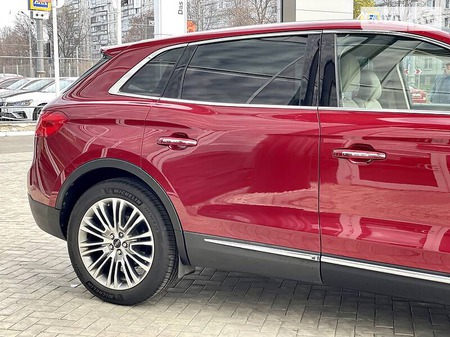 Lincoln MKX 2015  выпуска Харьков с двигателем 2.7 л бензин внедорожник автомат за 27900 долл. 