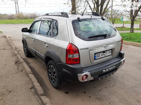 Hyundai Tucson 2008  випуску Дніпро з двигуном 2 л  позашляховик автомат за 8600 долл. 