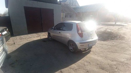 Fiat Punto 2004  випуску Дніпро з двигуном 1.3 л бензин хэтчбек автомат за 4450 долл. 