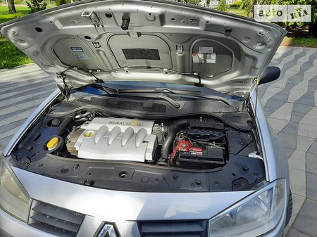 Renault Megane 2005  выпуска Житомир с двигателем 1.6 л бензин хэтчбек механика за 4600 долл. 