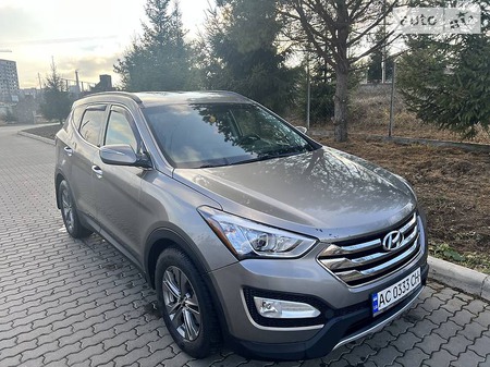 Hyundai Santa Fe 2014  випуску Луцьк з двигуном 2.4 л бензин позашляховик автомат за 16500 долл. 