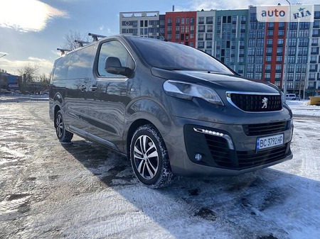 Peugeot Traveller 2018  випуску Київ з двигуном 2 л дизель мінівен  за 38900 долл. 