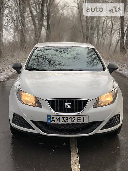 Seat Ibiza 2009  випуску Житомир з двигуном 1.2 л бензин хэтчбек механіка за 5400 долл. 