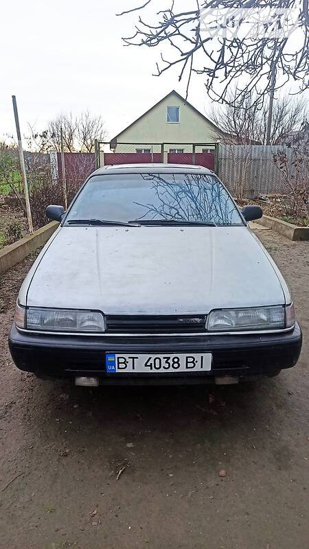 Mazda 626 1988  випуску Миколаїв з двигуном 2 л  хэтчбек механіка за 1500 долл. 