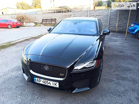 Jaguar XF 2015  випуску Запоріжжя з двигуном 3 л бензин седан автомат за 25700 долл. 