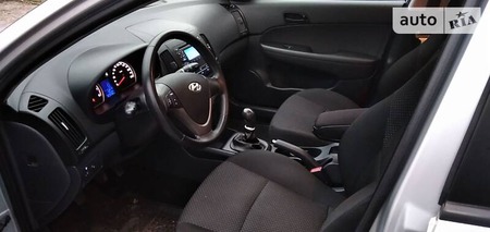 Hyundai i30 2011  випуску Житомир з двигуном 1.4 л  універсал механіка за 7300 долл. 