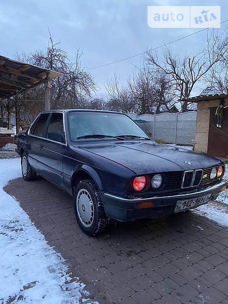 BMW 318 1983  випуску Запоріжжя з двигуном 1.8 л бензин седан механіка за 1600 долл. 