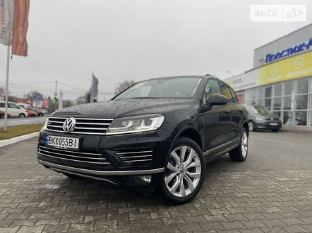 Volkswagen Touareg 2017  випуску Хмельницький з двигуном 3 л дизель позашляховик автомат за 42500 долл. 