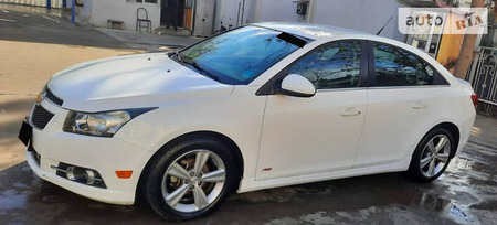 Chevrolet Cruze 2013  випуску Київ з двигуном 1.4 л бензин седан автомат за 8000 долл. 