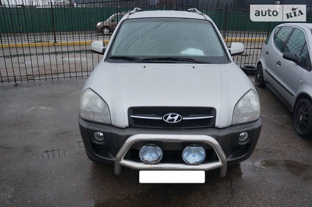 Hyundai Tucson 2005  випуску Київ з двигуном 2 л бензин позашляховик механіка за 8700 долл. 