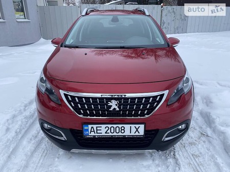 Peugeot 2008 2018  випуску Дніпро з двигуном 1.2 л бензин позашляховик автомат за 14500 долл. 