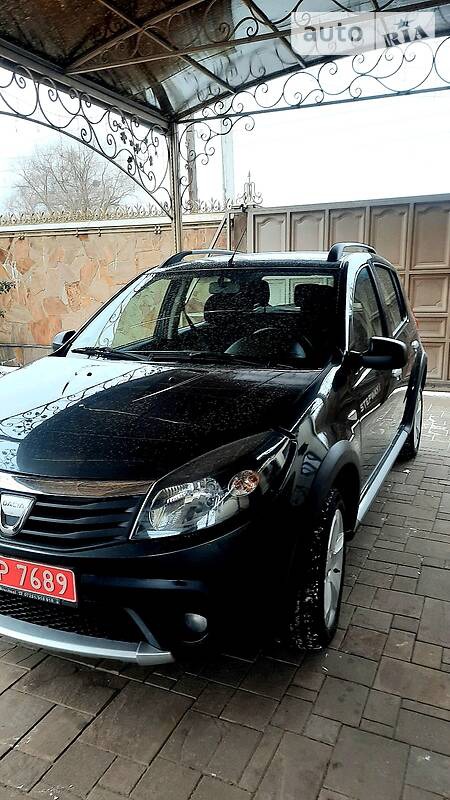 Dacia Sandero Stepway 2010  випуску Суми з двигуном 1.6 л  позашляховик механіка за 7499 долл. 