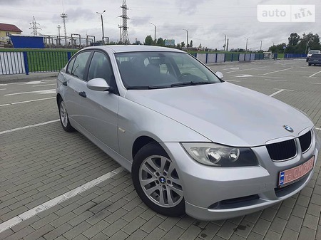 BMW 318 2005  випуску Рівне з двигуном 2 л бензин седан механіка за 6800 долл. 