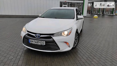 Toyota Camry 2014  випуску Житомир з двигуном 2.5 л гібрид седан автомат за 12000 долл. 