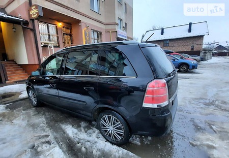 Opel Zafira Tourer 2006  випуску Івано-Франківськ з двигуном 1.9 л дизель універсал автомат за 7100 долл. 