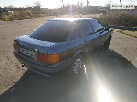 Audi 80 1990  выпуска Донецк с двигателем 1.8 л  седан механика за 2200 долл. 