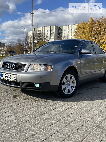 Audi A4 Limousine 2003  випуску Львів з двигуном 2 л  седан механіка за 5200 долл. 