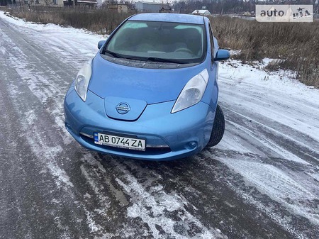 Nissan Leaf 2013  випуску Вінниця з двигуном 0 л електро хэтчбек  за 9500 долл. 