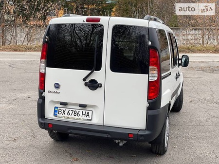 Fiat Doblo 2006  випуску Хмельницький з двигуном 1.4 л бензин мінівен механіка за 5499 долл. 