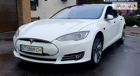 Tesla S 2015  випуску Івано-Франківськ з двигуном 0 л електро хэтчбек  за 41500 долл. 