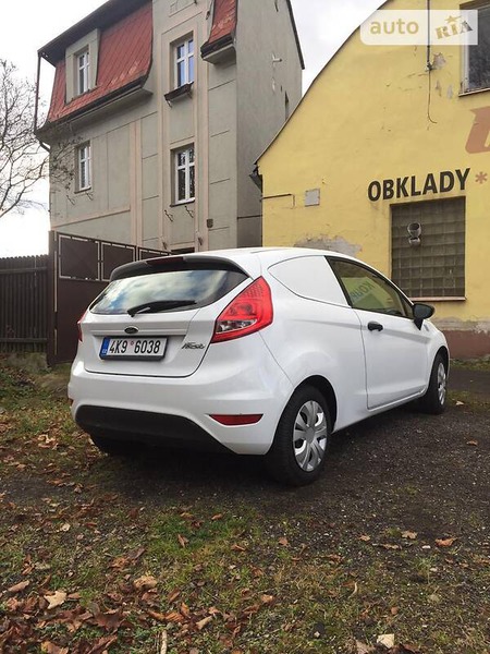 Ford Fiesta 2012  випуску Ужгород з двигуном 1.4 л дизель хэтчбек механіка за 3500 євро 