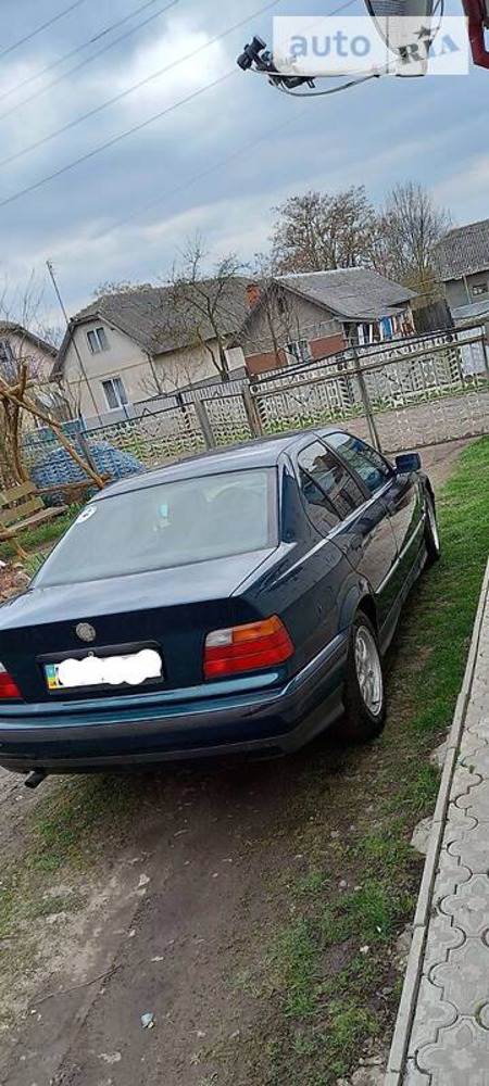 BMW 318 1996  випуску Тернопіль з двигуном 1.8 л бензин седан механіка за 4300 долл. 