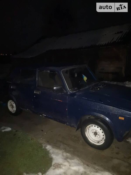 Lada 2107 1986  випуску Львів з двигуном 1.1 л бензин седан механіка за 600 долл. 