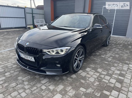 BMW 330 2017  випуску Київ з двигуном 2 л бензин седан автомат за 25200 долл. 