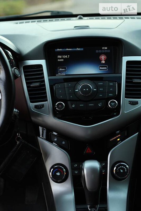 Chevrolet Cruze 2014  випуску Івано-Франківськ з двигуном 1.4 л бензин седан автомат за 8999 долл. 