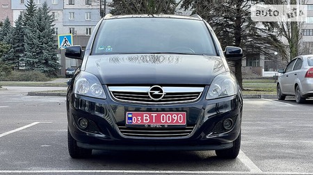 Opel Zafira Tourer 2011  випуску Дніпро з двигуном 1.6 л бензин універсал механіка за 8900 долл. 