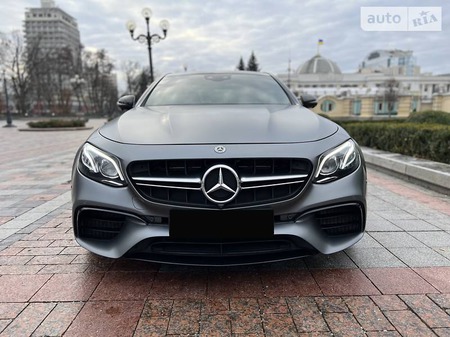 Mercedes-Benz E 63 AMG 2018  випуску Київ з двигуном 4 л бензин седан  за 103000 долл. 