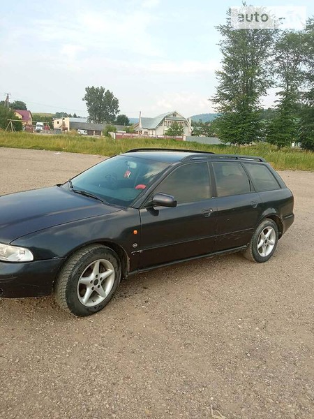 Audi A4 Limousine 2000  випуску Львів з двигуном 1.9 л дизель седан механіка за 1150 долл. 