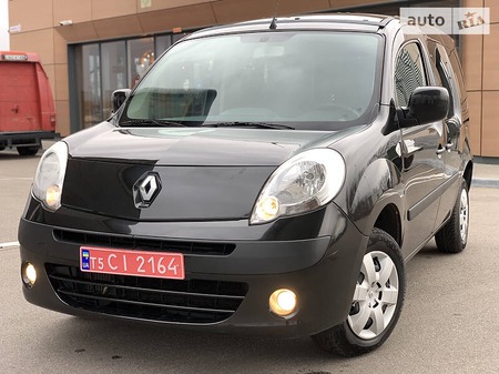 Renault Kangoo 2009  випуску Дніпро з двигуном 0 л дизель мінівен механіка за 8999 долл. 