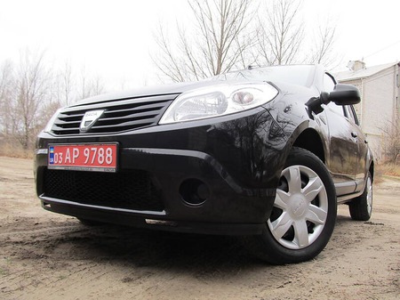 Dacia Sandero 2012  випуску Луганськ з двигуном 0 л бензин хэтчбек механіка за 5900 долл. 