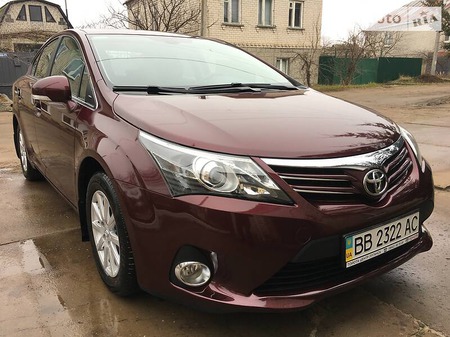 Toyota Avensis 2012  випуску Луганськ з двигуном 1.8 л бензин седан механіка за 18500 долл. 