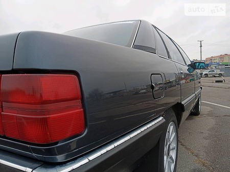 Audi 100 1988  выпуска Полтава с двигателем 1.8 л  седан механика за 3600 долл. 