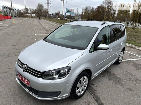 Volkswagen Touran 2010  випуску Херсон з двигуном 1.4 л бензин мінівен механіка за 9600 долл. 