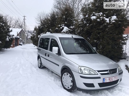 Opel Combo Life 2009  випуску Івано-Франківськ з двигуном 1.3 л дизель універсал механіка за 5999 долл. 