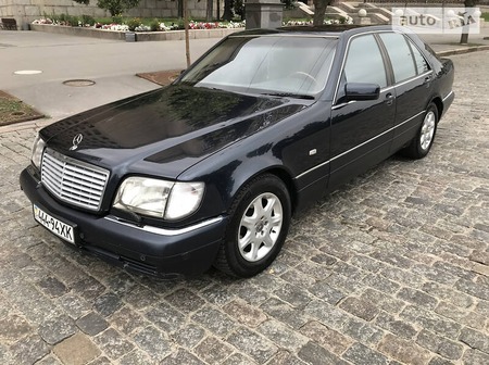 Mercedes-Benz S 420 1998  випуску Харків з двигуном 4.2 л бензин седан автомат за 6900 долл. 