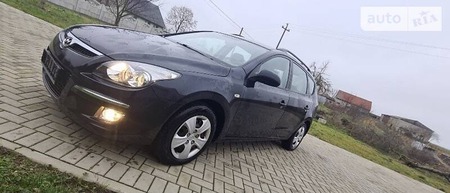 Hyundai i30 2010  випуску Луцьк з двигуном 1.4 л  хэтчбек механіка за 6390 долл. 