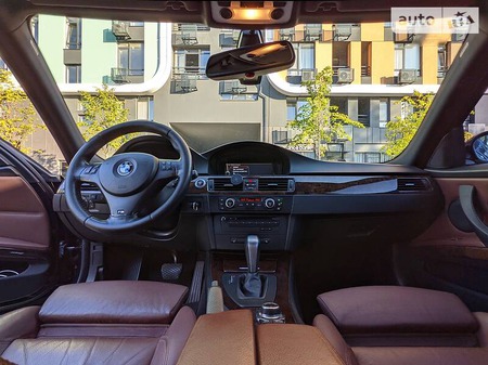 BMW 330 2007  випуску Київ з двигуном 3 л бензин седан автомат за 12950 долл. 