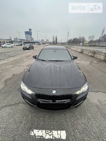 BMW 330 2016  випуску Київ з двигуном 2 л бензин седан автомат за 26000 долл. 