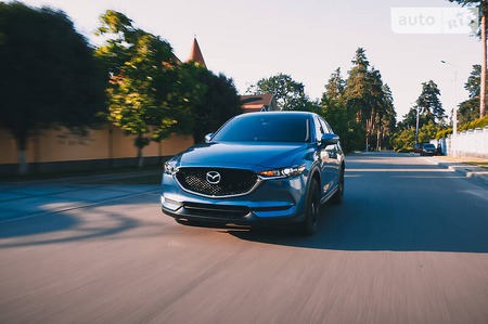 Mazda CX-5 2018  выпуска Черкассы с двигателем 2.5 л бензин внедорожник автомат за 22000 долл. 