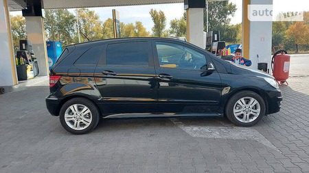 Mercedes-Benz B 170 2009  випуску Дніпро з двигуном 1.7 л бензин хэтчбек автомат за 7800 долл. 