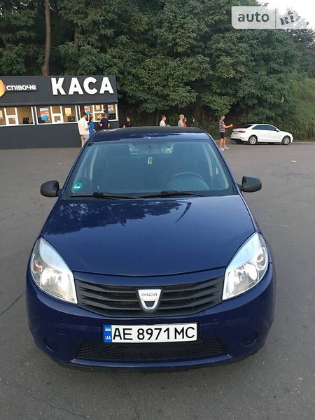 Dacia Sandero 2009  випуску Київ з двигуном 1.4 л  хэтчбек механіка за 4300 долл. 