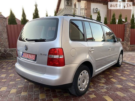 Volkswagen Touran 2004  випуску Тернопіль з двигуном 1.6 л бензин універсал механіка за 6800 долл. 