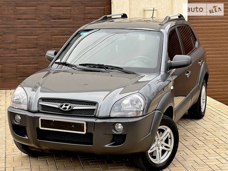 Hyundai Tucson 2010  випуску Одеса з двигуном 2 л дизель позашляховик механіка за 9750 долл. 